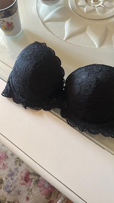 Alt paltarı: Kom brendli qara krujeva sutyen - Model: Missni - Ölçü: EUR 85 / USA — 2