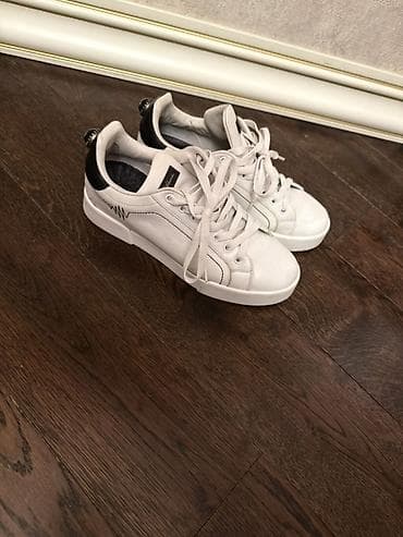 şanel krosovkalar: Məhsul: Ağ rəngli uniseks idman ayaqqabısı - Brend detalları: Dil — 1