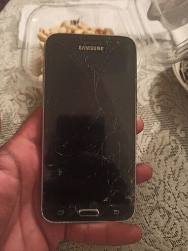 Samsung Galaxy J3 2016, 2 GB, rəng - Qara, İki sim kartlı, Qırıq, Sensor