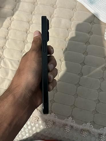 philips xenium 9@9d: IPhone 15, 128 GB, Qara, Face ID — 5