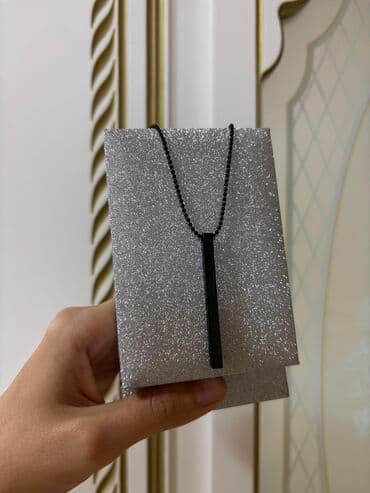 Zərif boyunbağı dəsti - Model 1: Qızılı rəngdə incə zəncir və