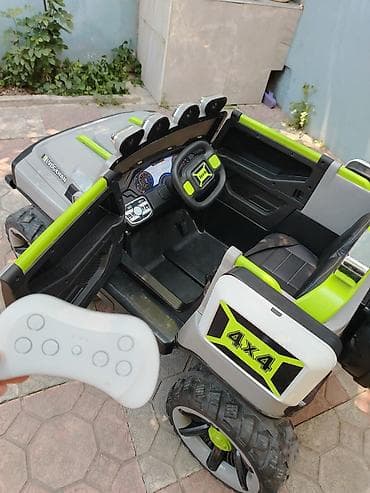deri plas: Uşaq elektro-avtomobili – 4x4 off-road jeep stili - Güclü 4x4 təkərli — 3