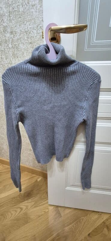 женские вязаные кофты: Boz rəngli, incə rezinli toxuma qadın süviteri. - Model: boğazlı — 1