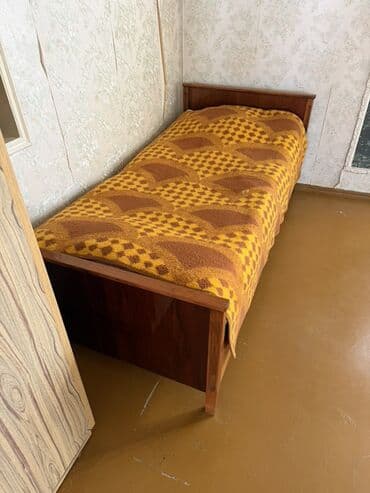 carpayı başlığı: İşlənmiş, Təknəfərlik çarpayı, Bazasız, Matras ilə, Siyirməsiz, Rumıniya — 1