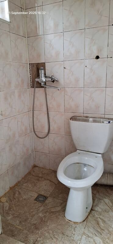 kiraye ev telebe: Kiraye ucun 1otaqli studiya tipli menzil. 1 otaqli Ev butun lazimli — 6