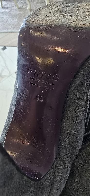 yarım boğaz çəkmə: Dizdən yuxarı boz rəngli Pinko qadın çəkmələri. Bu çəkmələr dəridən — 3