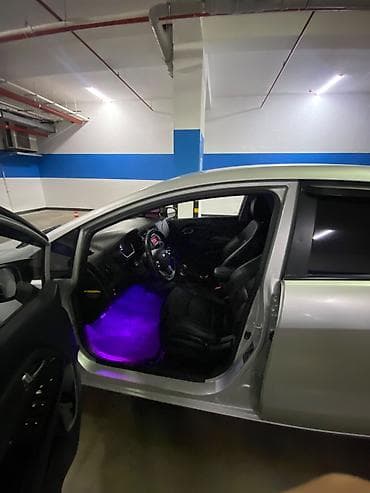 vito disk: Kia Rio: 1.4 l | 2013 il Sedan — 2