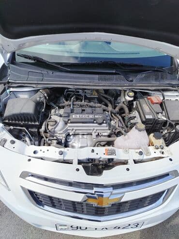 mersedes c 230: Ağ rəngdə Chevrolet Cobalt avtomobili. Salonda oturacaqlar üçün — 15