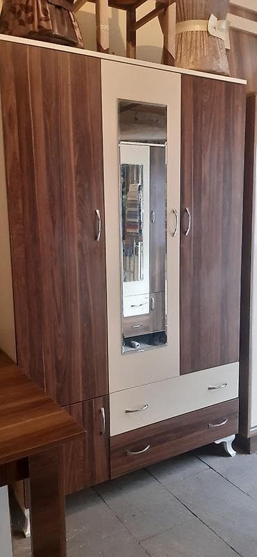 skaflar: 3 Qapi Dolablar Hal Hazirda Anbarda Movcuddur. Sifariwlede ne reng — 8