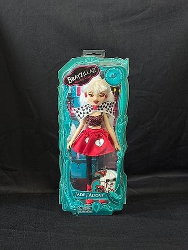 Bratzillaz “Jade J’Adore” kuklası - Seriya: Bratzillaz (Glam gets