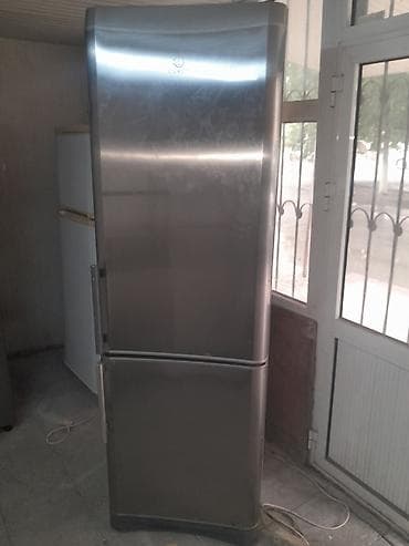 İşlənmiş 2 qapılı Indesit Soyuducu Satılır, rəng - Gümüşü, Təkərli