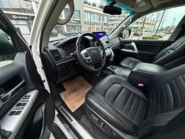 Nəqliyyat: Toyota Land Cruiser: 4 l | 2013 il Ofrouder/SUV — 7