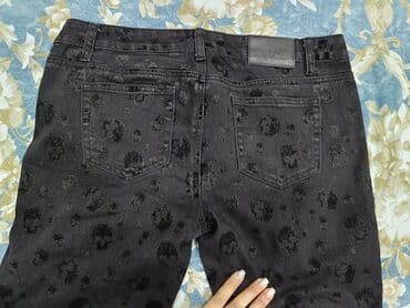 cins inəklərin satışı: Qara cins şalvar yeni geyinilmeyib endrimle 7 AZN 
M.L — 3