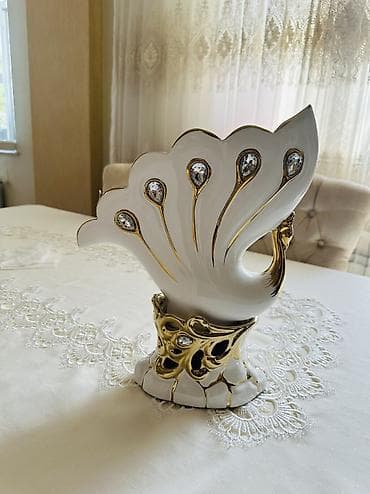 Ev üçün dekor: Bir vaza, Farfor — 1
