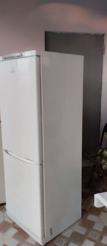 Mətbəx texnikası: İşlənmiş 2 qapılı Indesit Soyuducu Satılır, rəng - Ağ — 4