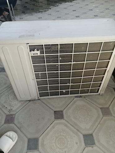 12 volt adapter: Split kondisionerin xarici bloku - Marka: Mitsubishi (etiket üzərində — 2