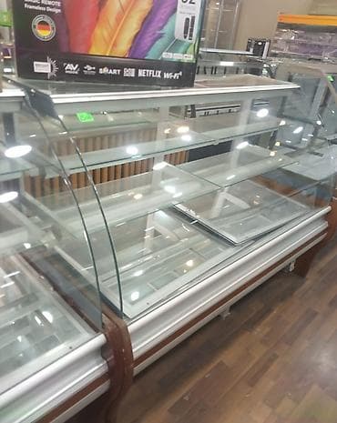 Şüşə vitrin-bufet (mağaza/market üçün) - Önü qabarıq şüşəli, yanları
