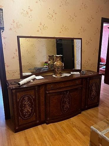 Bufetlər: Klassik üslubda konsol-bufet və böyük güzgü (Ispaniya) - Material — 4