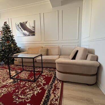 Комплекты диванов и столов: Açıq bej rəngli divan.həm künc həm düz istifadə etmək mümkündür.Düz — 3