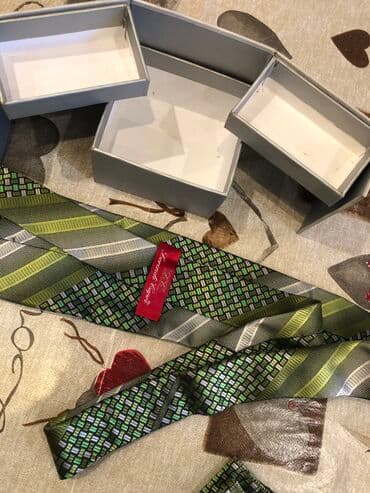 yuxuda sac rezini gormək: Qalstuk ve platok,set sheklinde — 1