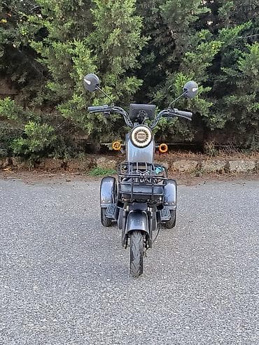mopet elektrik: Elektrik üçtəkərli skuter - Güclü elektrik mühərriki və sakit işləmə — 3