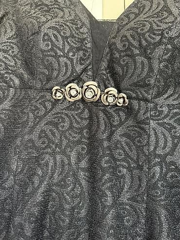 uzun kurtqa: Alinib -140 manat 1 defe geyinilib Razmer -42-44 Qara rəngli — 3