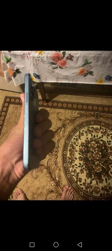 qaqa profil şəkilləri: Smartfon Arxasında yüngül çat va başqa heç bir problem yoxdur - Arxa — 6