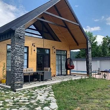 bakixanovda ev: 100 kv. m, 3 otaqlı, Hovuzlu, Kombi, Qaz, İşıq — 1