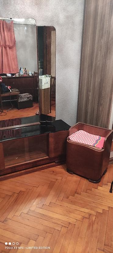 modern metbex mebelleri: Trelyaj qatdalanan qüzqülu trumo və iki ədəd tumboçkalar. Təmiz qoz — 2