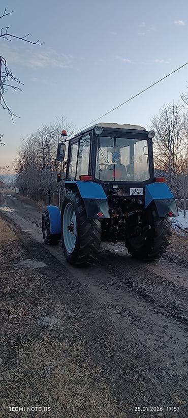 şin və disklər: Belarus MTZ traktoru - Güclü dörd silindrli dizel mühərrik - Ön və — 2