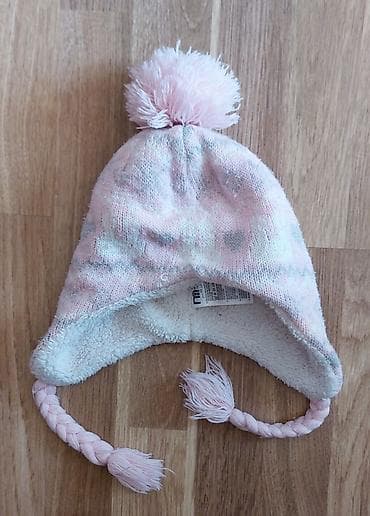 tüklü papaqlar: Papaqlar hər biri 5 manat — 5