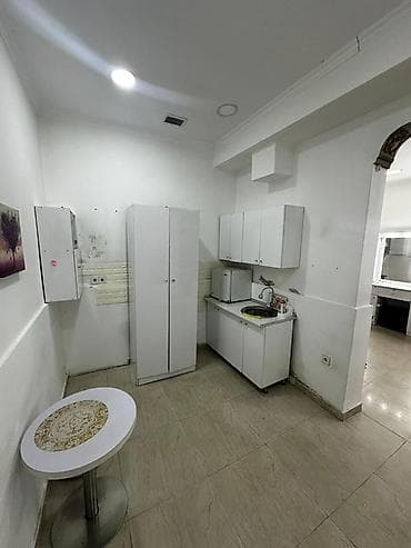 sac stolu: Gözəllik salonu üçün tam təchiz olunmuş iş məkanı - Geniş və işıqlı — 6