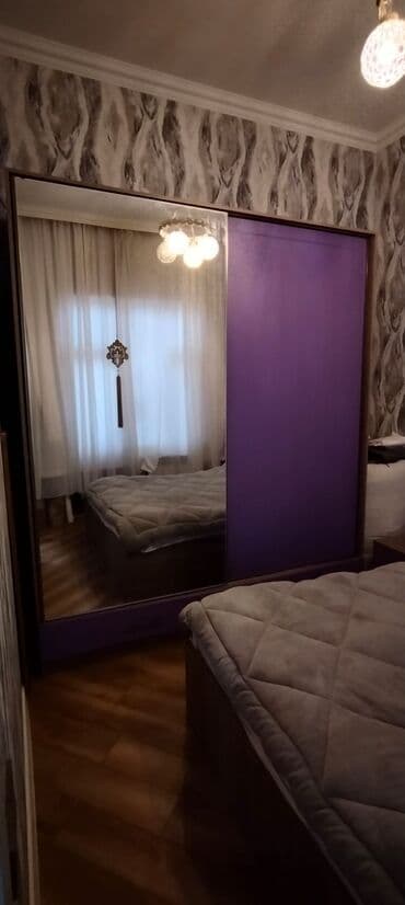 çarpayı döşəyi: Yataq desti Əla veziyetde krovat bazalıdır matras var boyuk dolab 2 — 4