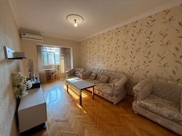 şəkidə ev: 4 otaqlı mənzil kirayə verilir orta blok orta mərtəbədə — 3