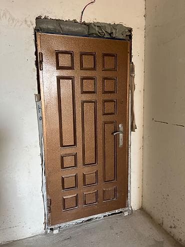 Temiz rasiski qapidir qalin ve ağirdi, cox keyfiyetli qapidir butun