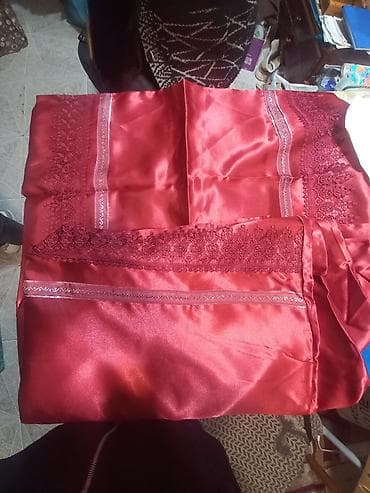Qırmızı atlas dəst – tikməli taxt ucun dest 3 eded yasdiq uzu 1 eded