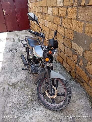 Şəhər və kənd yolları üçün praktik motosiklet. Texniki xüsusiyyətlər