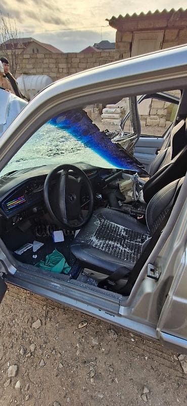 Aksesuarlar və tüninq: Mercedes-Benz 190 E (W201) – ehtiyat hissələri üçün - Kuzov: sedan — 5