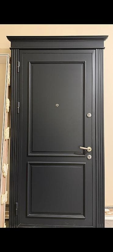 Zərif klassik dizaynlı dəmir giriş qapısı - Material: möhkəm metal