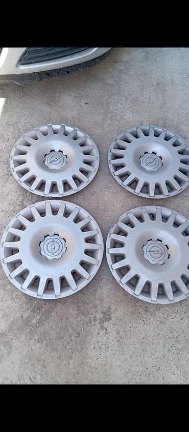 Kalpak satılır. R15 ölçüsündə.Opel Astra H-ın üstündə idi.Vəziyyəti lalafo.az -da Kalpak satılır. R15 ölçüsündə.Opel Astra H-ın üstündə idi.Vəziyyəti