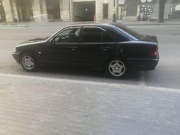 kia ceed universal: Mercedes-Benz C-Class: 2.2 l | 1999 il Sedan — 5