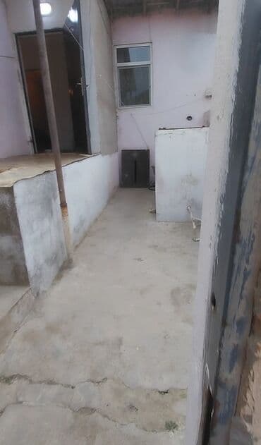 oguzda ev: Obyekt: Həyətyanı sahəsi olan kiçik ev Təsvir: - Girişdə dəmir qapılı — 3