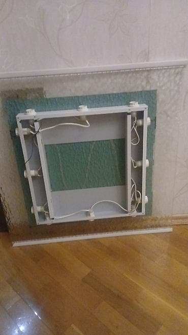 işıqlı güzgü: Güzgü Düzbucaqlı, Makiyaj üçün, Arxa işıqlı — 1