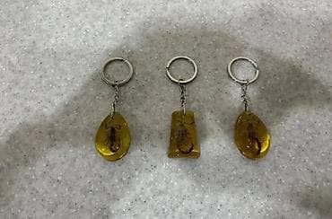 kruşa: Futbol nişanları və skorpionlu açarlıq seti - 3 ədəd dairəvi döş — 3