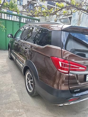 opel vectra b: BAIC wevan – qəhvəyi metalik rəng Xüsusiyyətlər: - Kuzov: 5 qapılı — 3