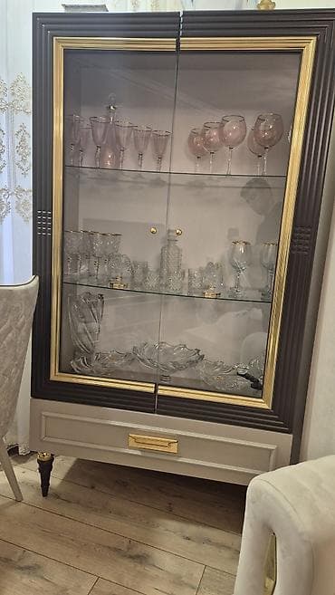 Оборудование для магазинов: Стеклянная витрина-шкаф, Новый, Самовывоз — 2