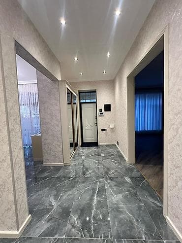 uzuz evler: Satılır 7.8 sotda torpagın və evin cıxarışları 5- otaglı,əşyalarla — 3