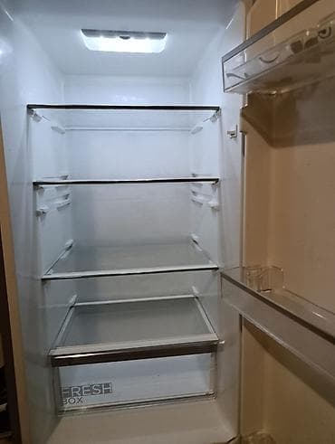 Soyuducu Midea 2 il işlənilib. Hec bir siniği pasi yoxdur. Səliqəli — 4