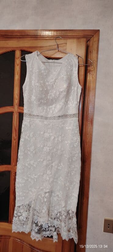 фотограф на свадьбу: Коктейльное платье, Миди, S — 2