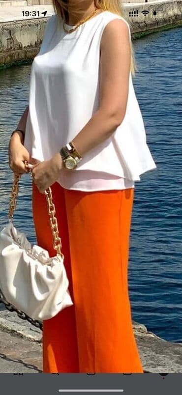 çəhrayı qadın köynəkləri: Ağ rəngli, qolsuz qadın bluzası - Brend: Adl - Rəng: təmiz ağ/ivori — 1